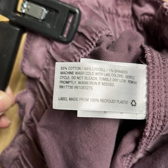 Universal thread woman’s pants. - Picture 5 of 5